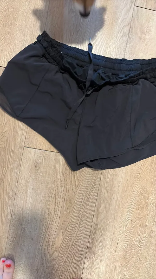 Lululemon Shorts Hotty Hot 2.5" - Image 2