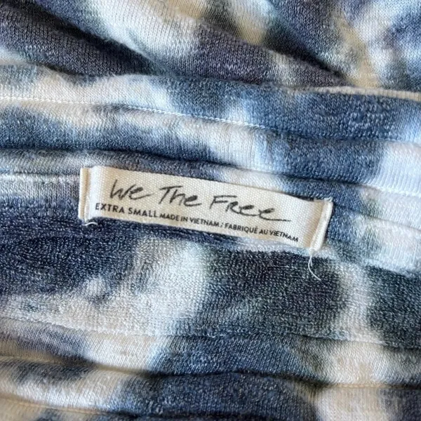 Free People We the Free Best Catch Blue White‎ Tie Dye Oversized Sweater Sz XS - Image 3