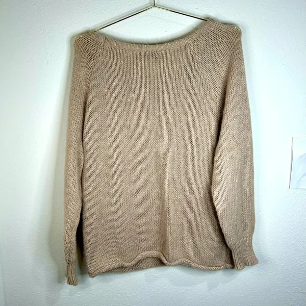 Women’s Beige Knit Sweater Fashion Size Large Long Sleeve Casual Pullover - Image 6