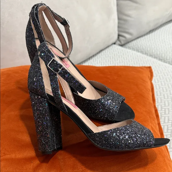 Betsey Johnson Sparkling Black Heels - Image 4