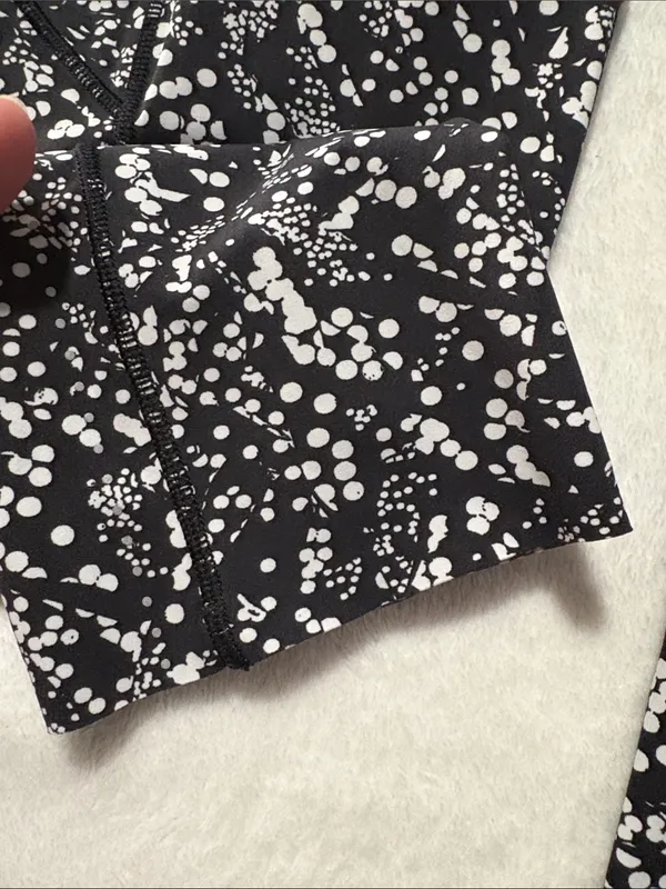 Lululemon size 6 fast & free crop Black White Speckle Side-Pocket Leggings - Image 3
