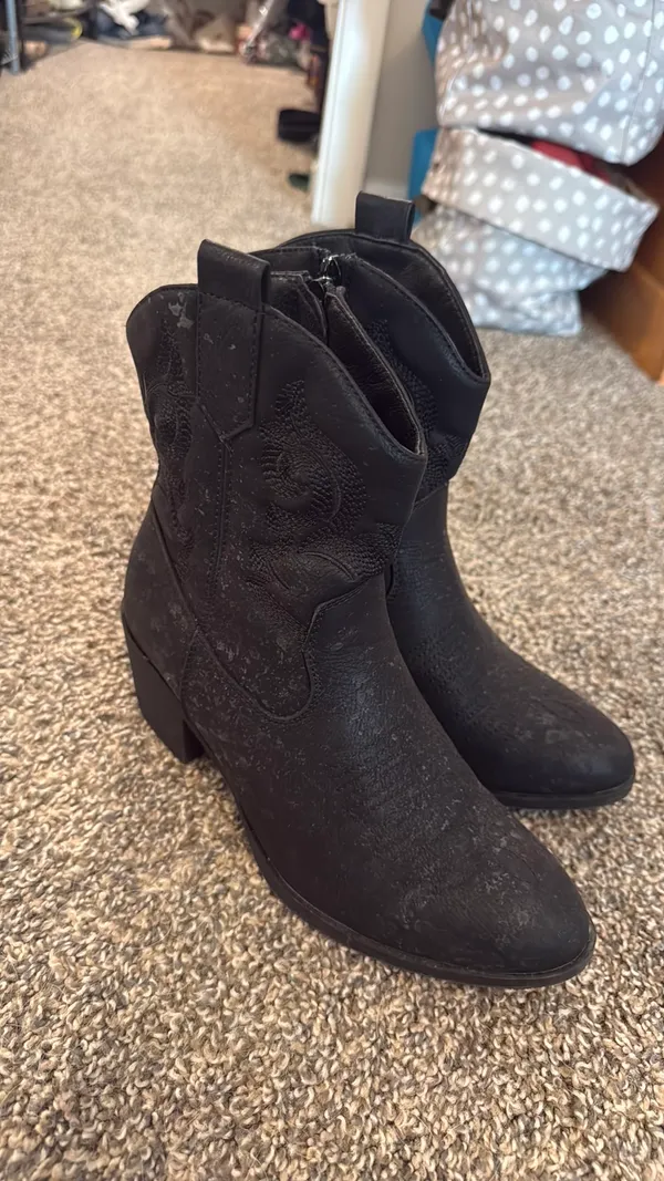 Cowboy Boots Black Size 7.5 - Image 5