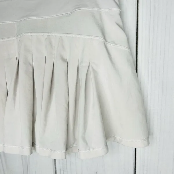 Lululemon Circuit Breaker Skirt Women’s Size 6 Regular Pleated Skort Pale Gray - Image 9