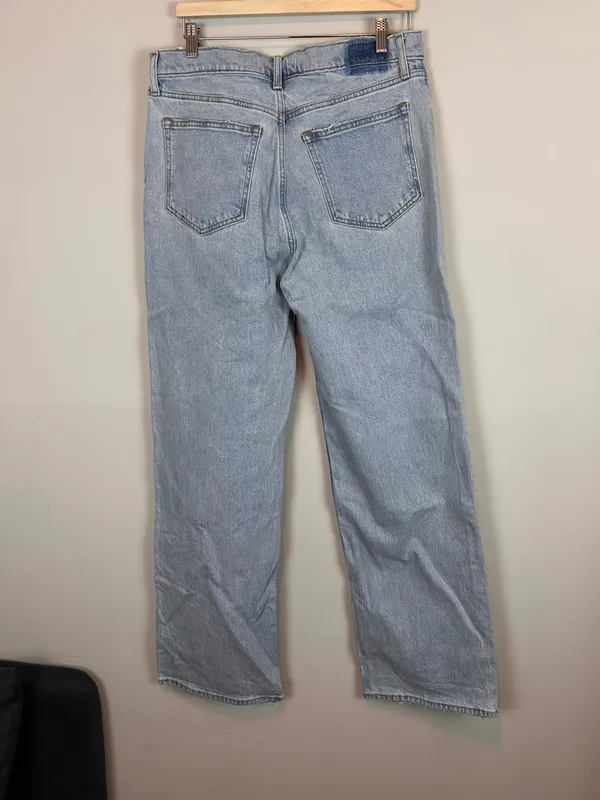 Abercrombie 90s Relaxed Jeans High Rise Light Wash Size 31 Regular - Image 5