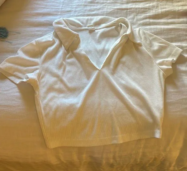 Amazon White Collared Crop Top - Image 3