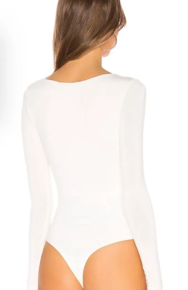 superdown Al Long Sleeve Bodysuit in White - Image 3