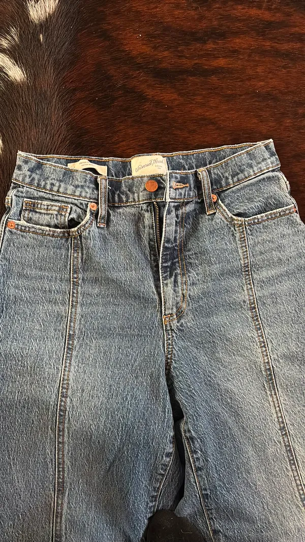 Universal Thread Jeans - Image 3
