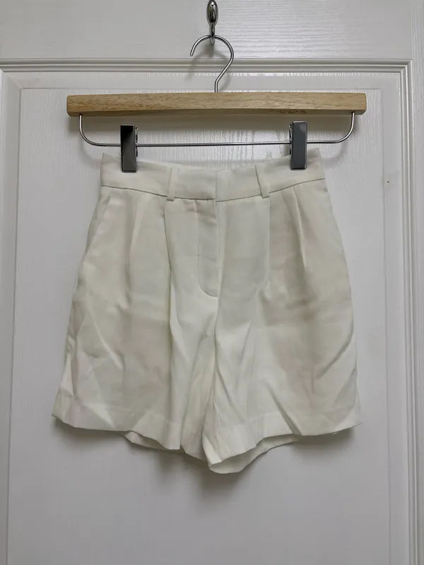 Aritzia Babaton Shorts - Image 7