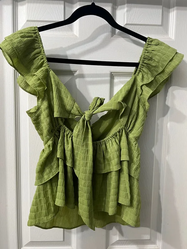 VICI Green Textured Tie Front Peplum Top Ruffle Strap Summer Blouse Size Medium - Image 3