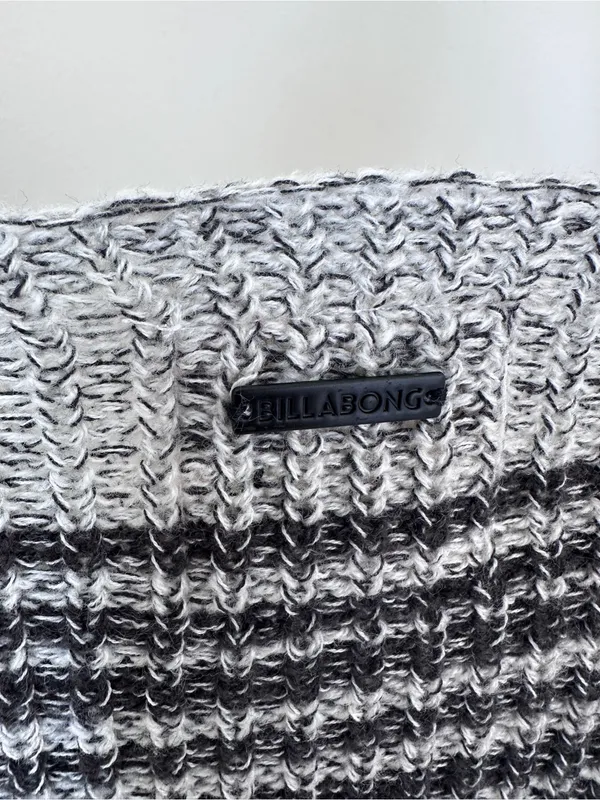 Billabong Gray & Black Open Knit Striped Crewneck Sweater Size Medium - Image 3