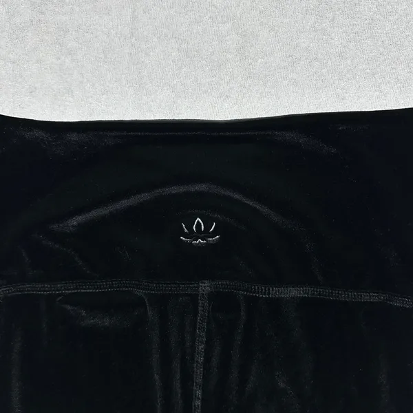 Beyond Yoga Velvet Velour Leggings Women’s Medium Black High Rise Stretch Yoga - Image 4