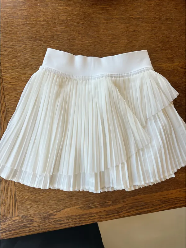 Lululemon white pleated tennis skirt - Image 2