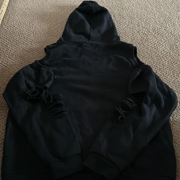 Vintage Havana Women’s Hooded Black Cold Shoulder Ripped Seeatshirt - Image 6
