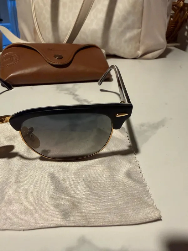 Ray-Ban Sunglasses Polarized Black - Image 7