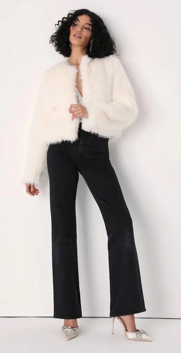 VICI NWT Hot List Faux Fur Jacket - Ivory. Size Small - Image 7