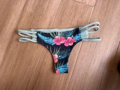Sam Lorenzo bikini bottoms - Image 2