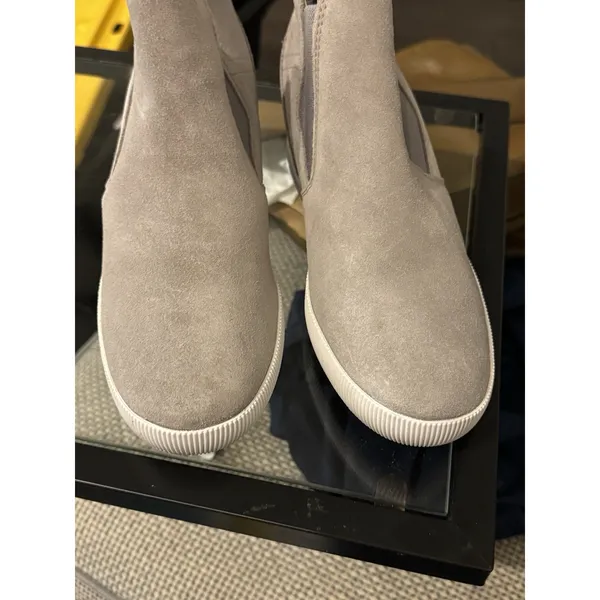 Sorel Women's Gray Leather Out N About II Slip On Wedge Ankle Booties Size 7 - Image 11