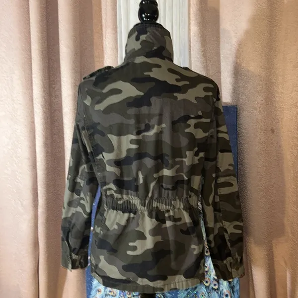 Size M Camo Jacket - Image 7