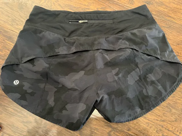 Lululemon Shorts 6 tall camo black - Image 2