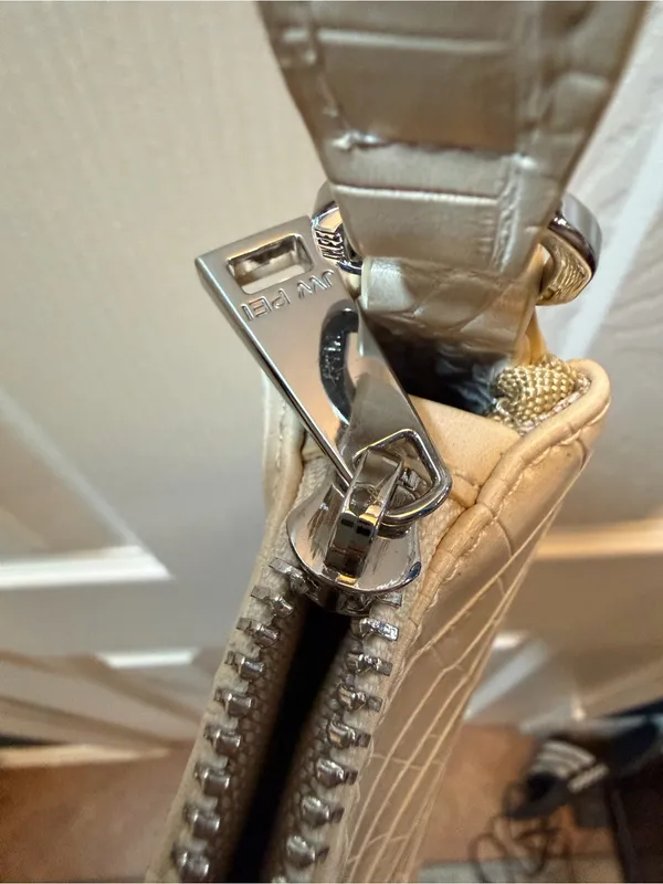 JW Pei Croc-Embossed Cream Shoulder Bag with Detachable Strap - Image 2