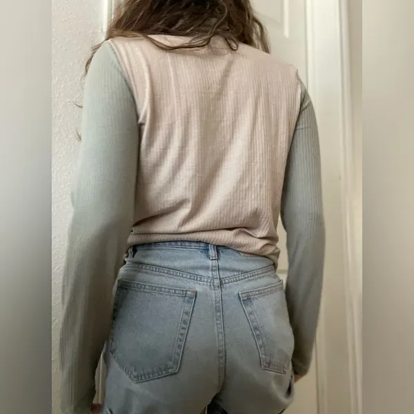 Madewell ribbed turtleneck sweater size large colorblock in green/cream - Image 8