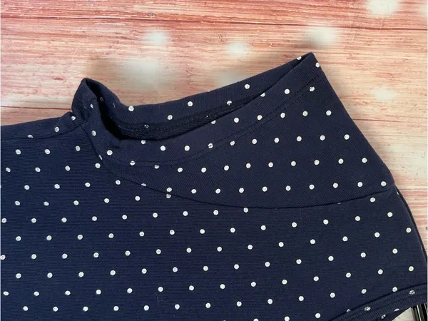 Relativity Navy Blue V Neck Silver Polka Dot Henley T Shirt Size L - Image 6