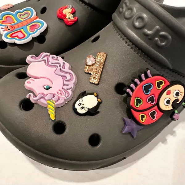 Crocs Classic Clog Women's 10 Slate Grey Includes All Charms‎ Princess Unicorn - Image 3