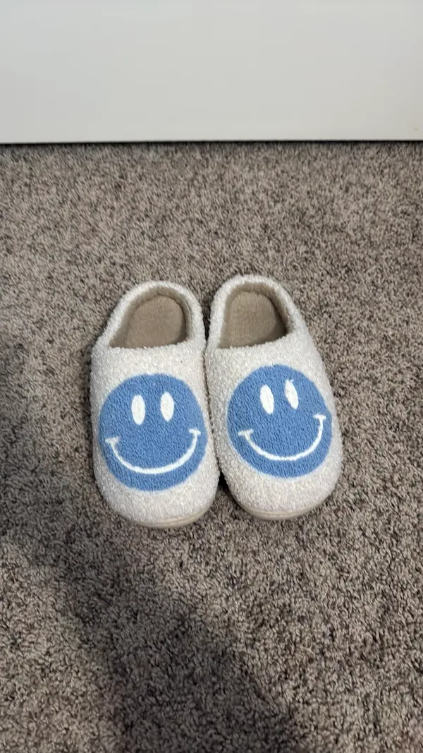 Slippers White Size 8 - Image 2
