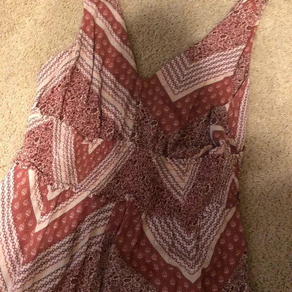 American Eagle Light red and white patterned jumpsuit never worn - Image 3