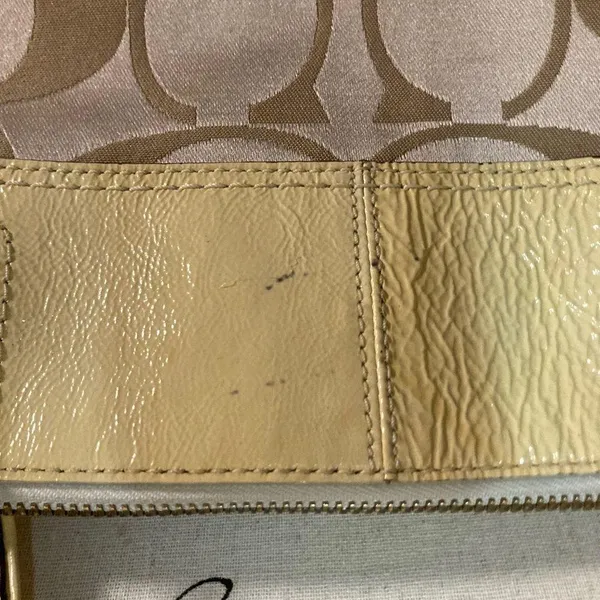 F18385 Coach signature Shoulder bag - Image 7