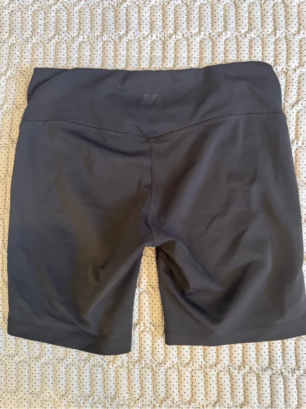 New Balance Black High-Waist Bike Shorts - Image 2