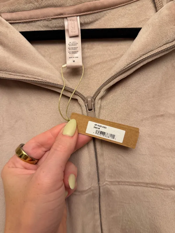 NWT Skims Velour Hoodie  - Image 6
