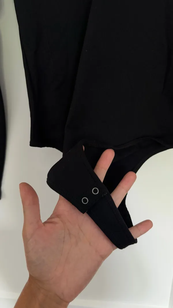 Abercrombie Soft AF Black Long Sleeve Bodysuit - Image 4