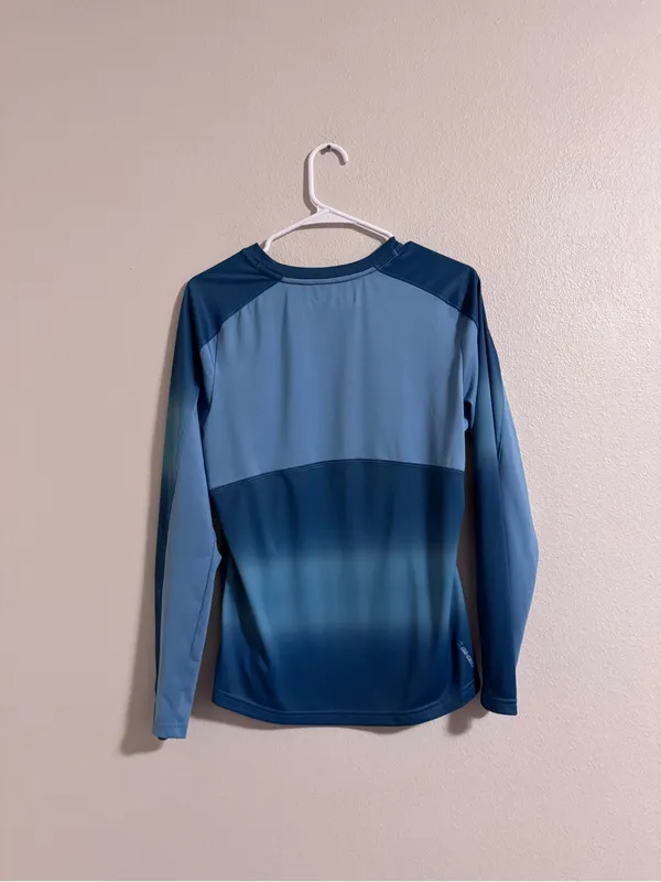 Under armour Blue Gradient Long-Sleeve - Image 3