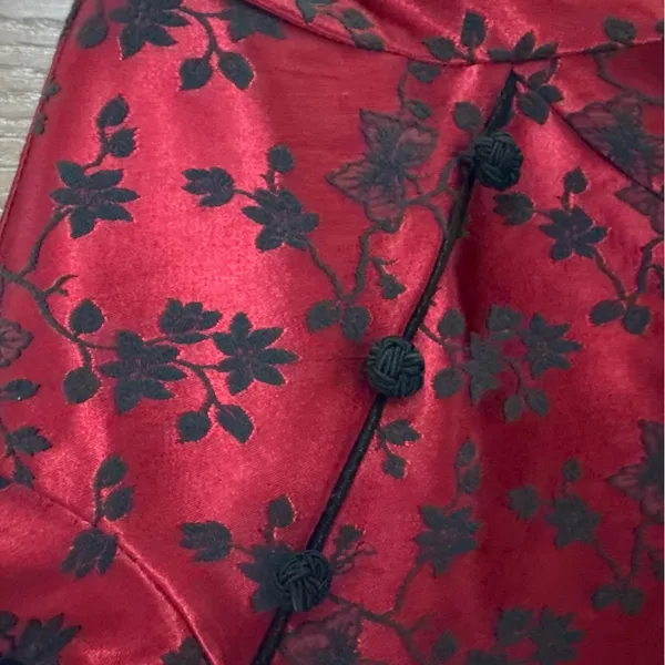 Jessica Howard Womens 8 Red & Black Embroidered Faux Wrap Top Floral & Butterfly - Image 3