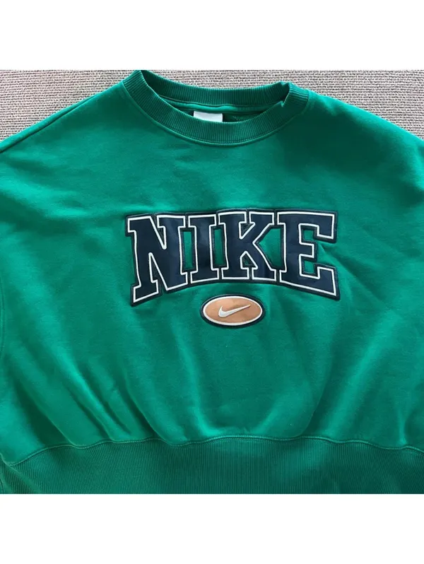 Nike Oversized Retro Crewneck Sweatshirt - Image 3