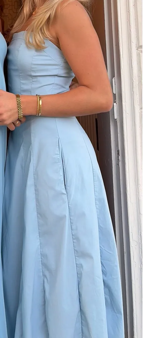 Amazon Midi light blue dress - Image 2