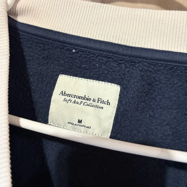Abercrombie & fitch crewneck - Image 2