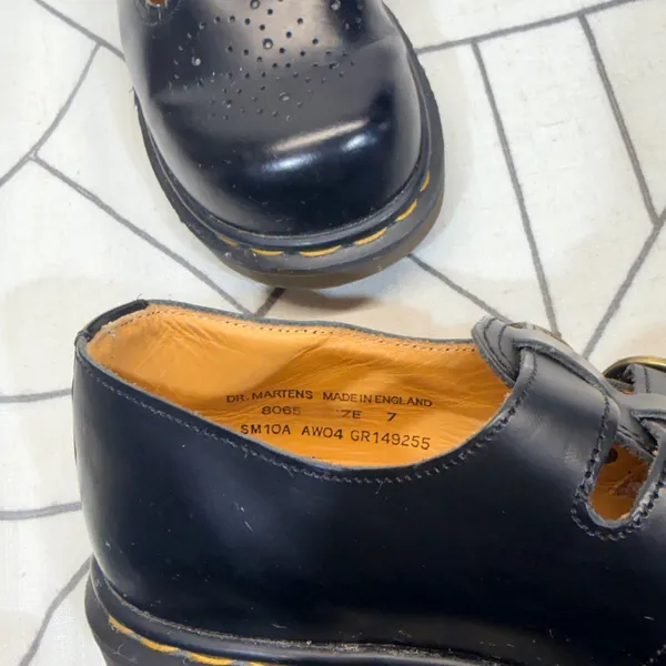 Dr. Martens 8065 Mary Jane SZ 7 Black Leather Made in England Double Buckle VTG - Image 7