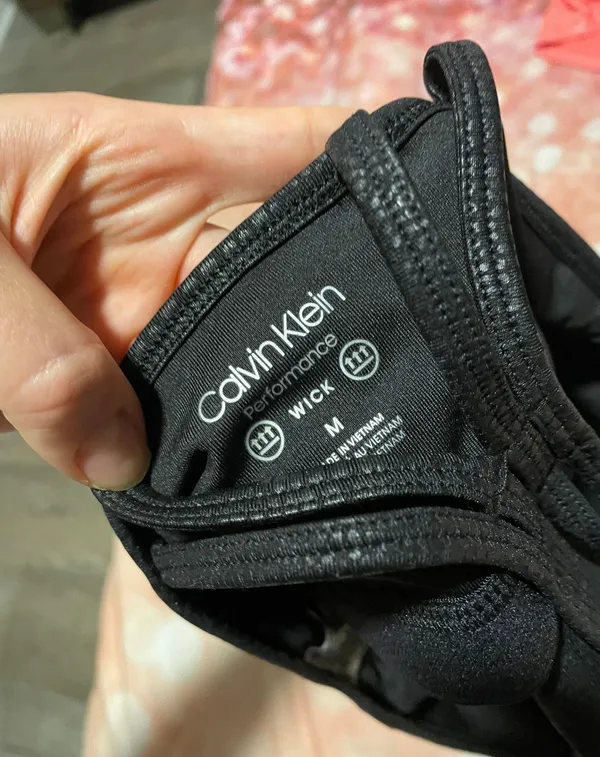Calvin Klein performance crop top built in bra - Image 4