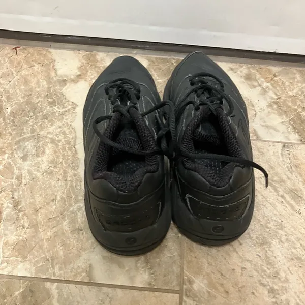 Brooks Addiction Walker Shoes size 8.5 D - Image 2