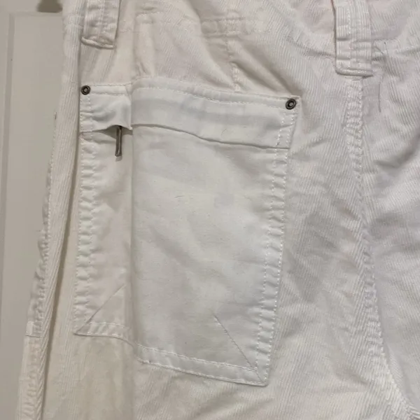 Free People white corduroy pants, size 2 - Image 6