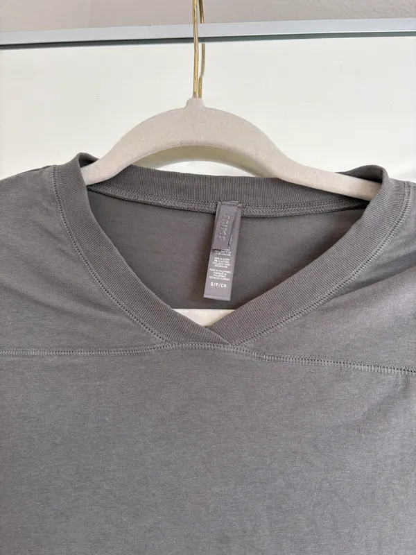 SKIMS Outdoor Cropped V Neck Shirt - Image 2