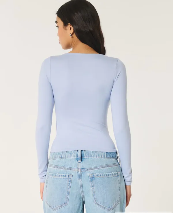 Hollister baby blue long sleeve top! - Image 3