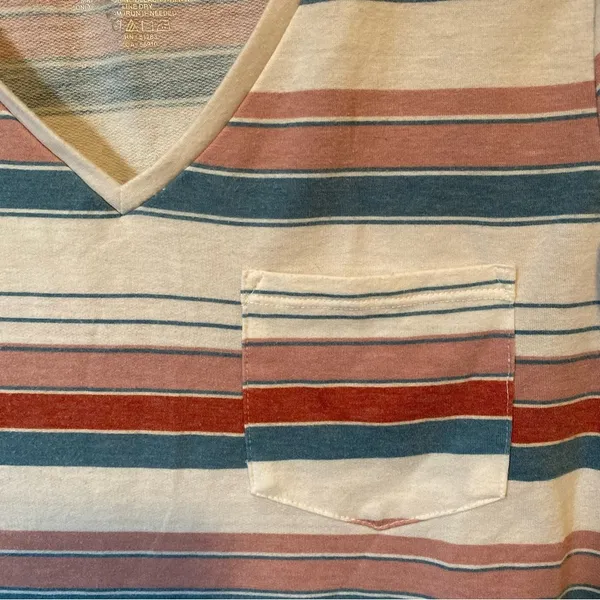 Maurice’s V-Neck Women's Top - Image 3