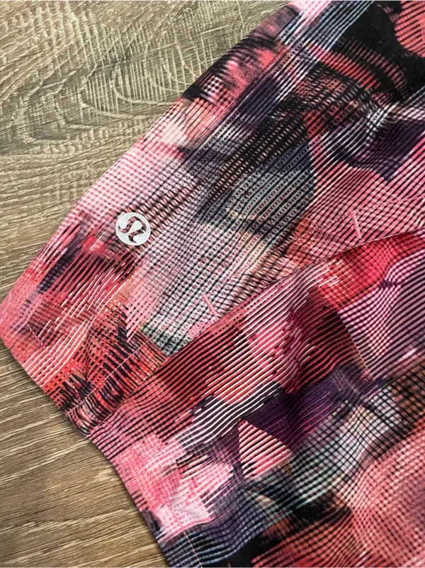 Lululemon Run Times Short II Abstract Print Strapless Bandeau Size 8 - Image 3