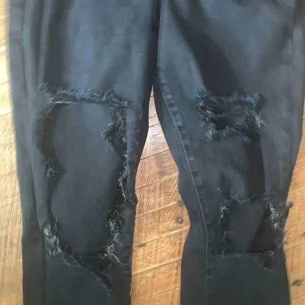 American Eagle black destroyed distressed 8 short curvy hi-rise jeggings - Image 2