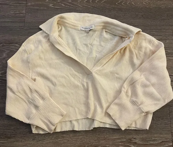 Revolve NWOT weekend stories andrea crop top in beige. Size Small - Image 2