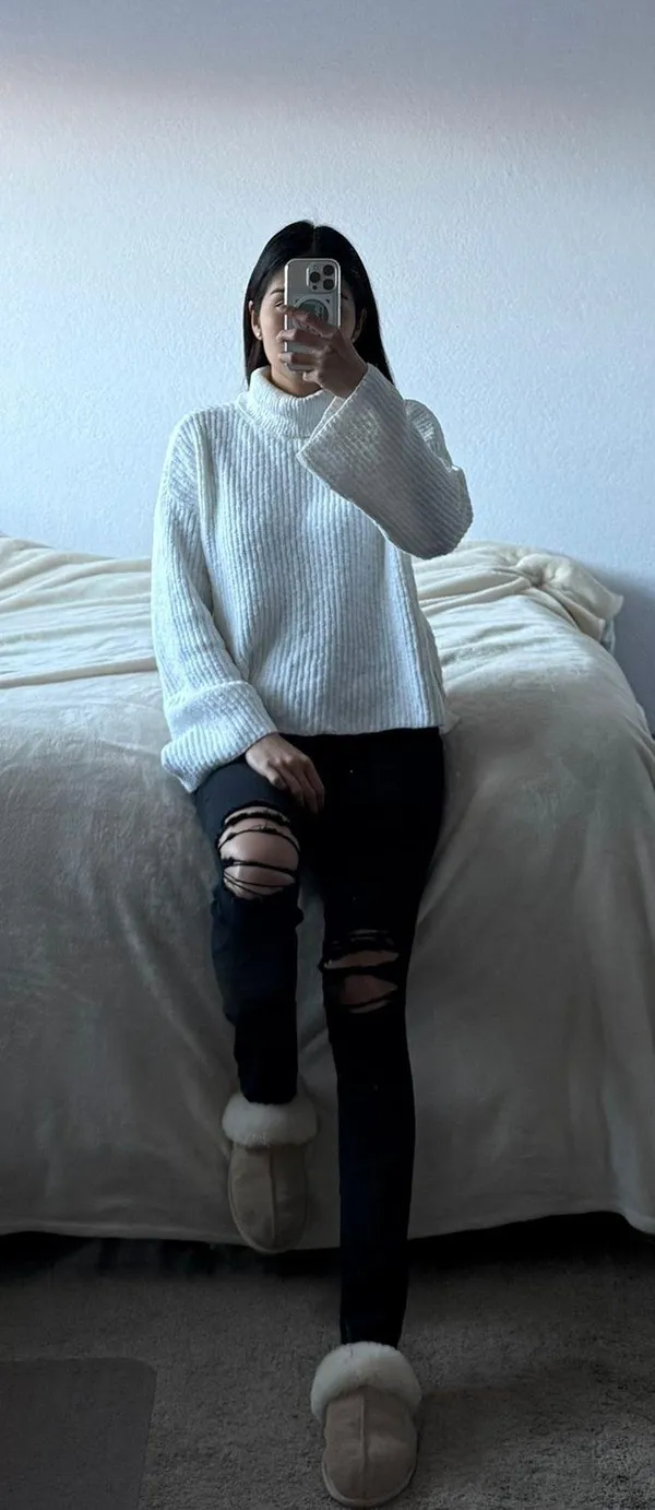 White Turtleneck Sweater Kendall & Kylie - Image 3