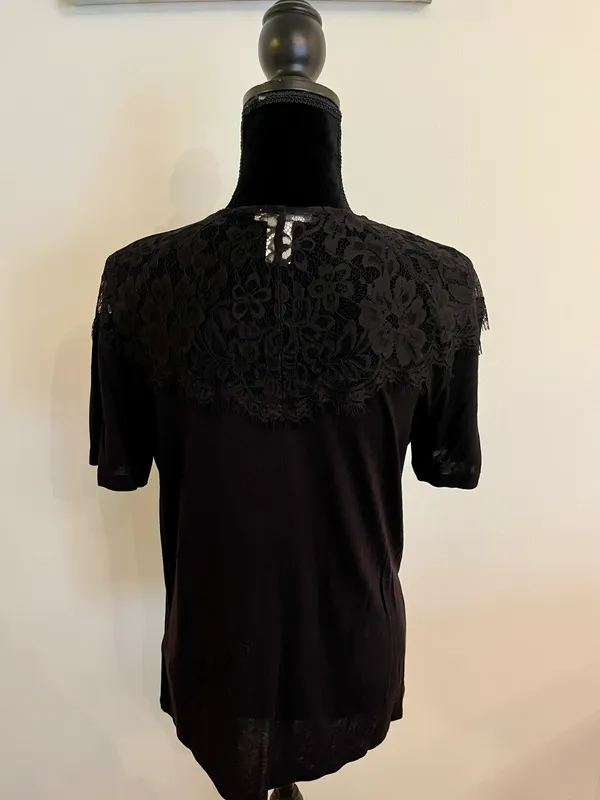 Black Knit Lace Short Sleeve Shirt Size Medium - Image 3